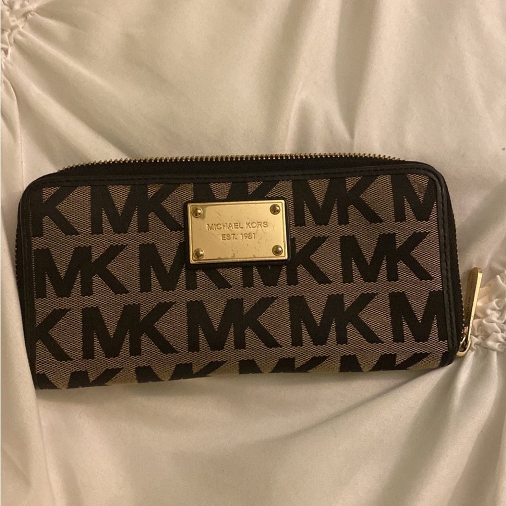 Michael Kors wallet